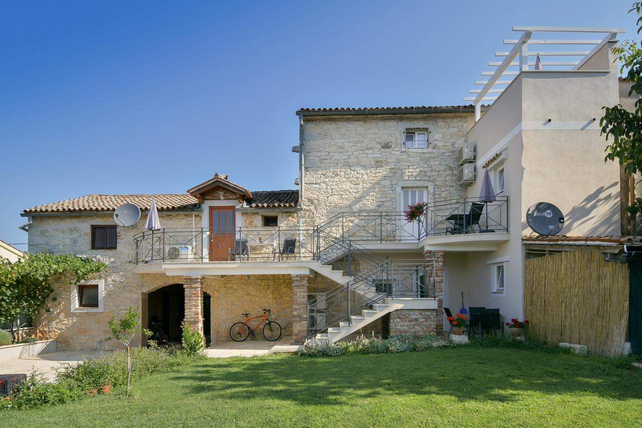 Apartments Borgo 8 Tar-Vabriga Exterior foto